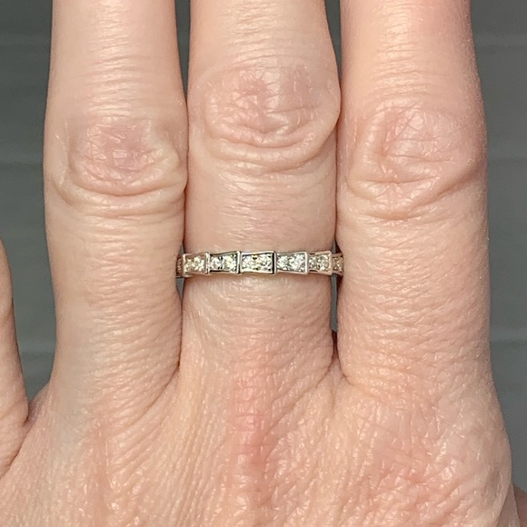 Sterling Silver Moissanite Geometric Band Size 6 - Picture 4 of 6